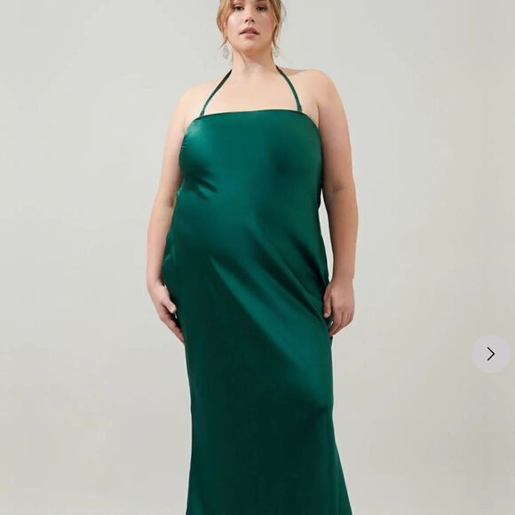 Sugarlips Plus Open Back Satin Maxi Dress- Size 1X - Picture 1 of 10